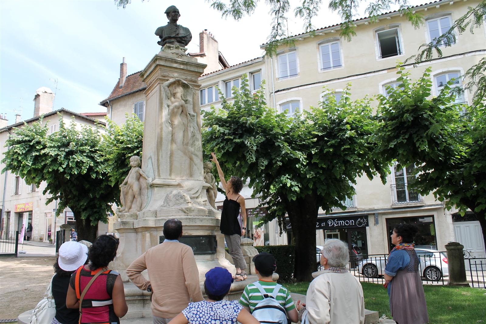 Visite du square lalande, au bord de l'avenue Alsace-Lorraine en plein coeur du centre-ville de Bourg-en-Bresse, dans l'Ain. Photo Archives Le Progrès