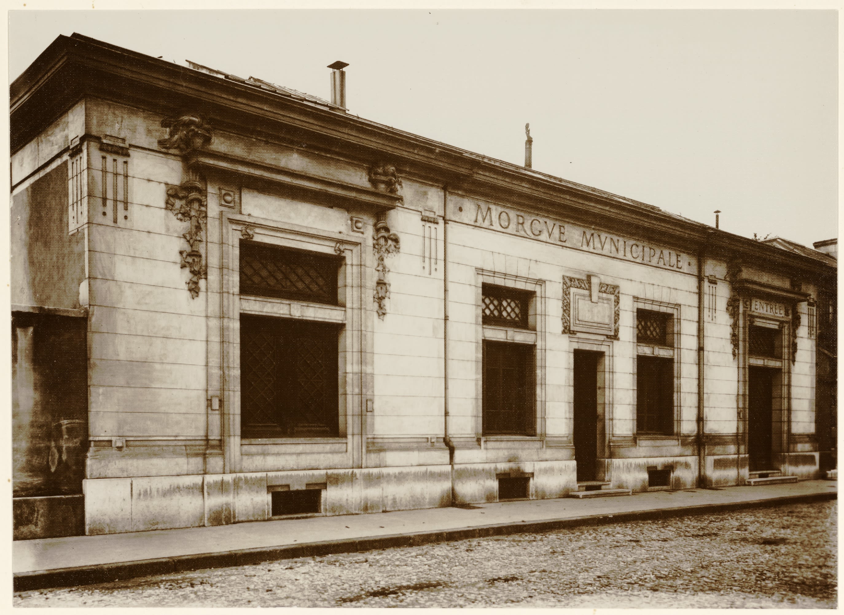 La nouvelle morgue, rue Pasteur. Photo BML/Fond Jules Sylvestre
