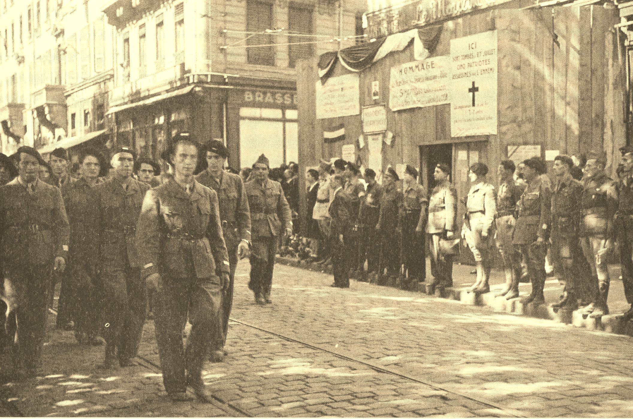 Les premiers défilés de la Libération. (Photo d'archives Le Progrès)