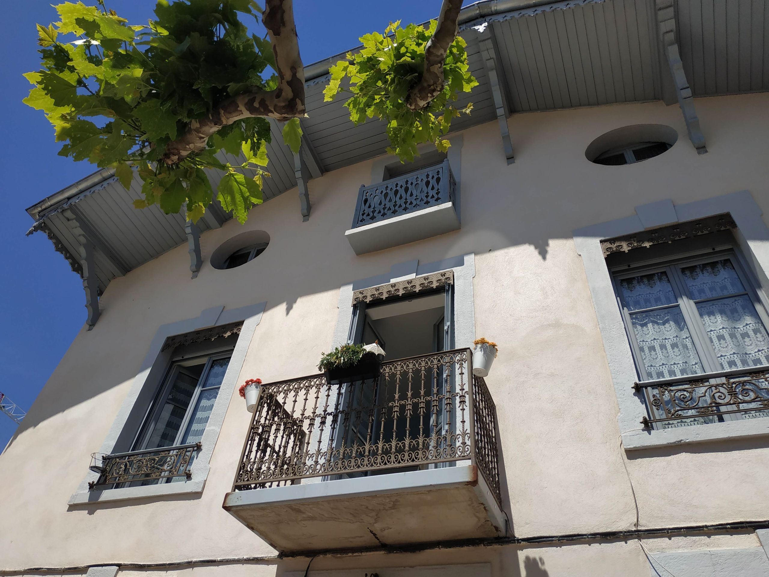 An illustrated poster of Thurston levitating an Egyptian princess